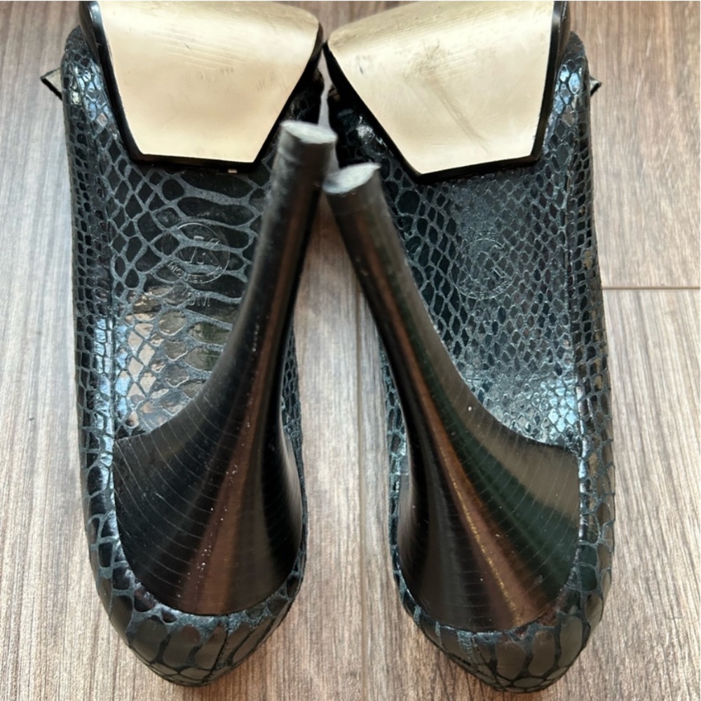 Michael x Michael Kors Black Leather Peep Toe Heels | 9 - Picture 8 of 10